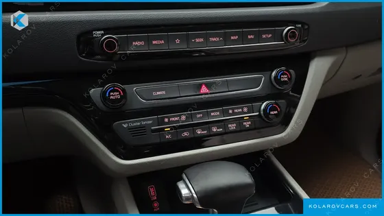 KIA CARNIVAL GASOLINE 9-SEATER NOBLESSE SPECIAL