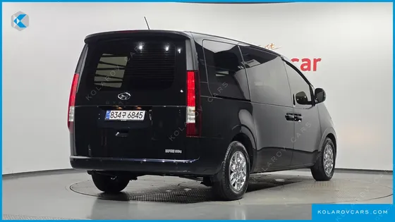 HYUNDAI STARIA CARGO 5-SEATER