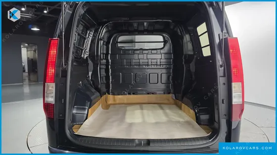 HYUNDAI STARIA CARGO 5-SEATER