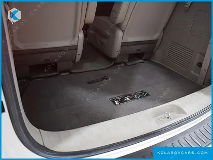 KIA CARNIVAL 9-SEATER PRSTIGE