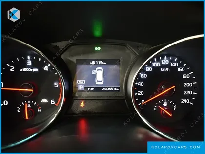 KIA CARNIVAL 9-SEATER PRSTIGE