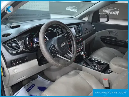 KIA CARNIVAL 9-SEATER PRSTIGE