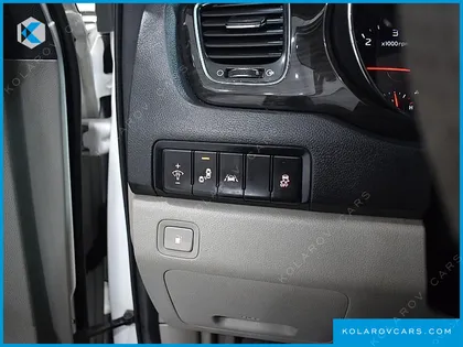 KIA CARNIVAL 9-SEATER PRSTIGE