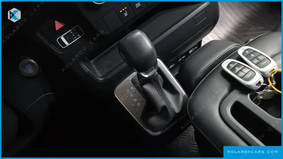 HYUNDAI STARIA TOURER 9-SEATER