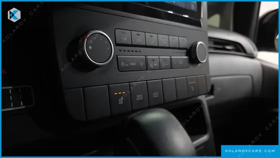 HYUNDAI STARIA TOURER 9-SEATER