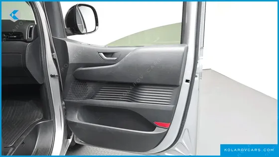 HYUNDAI STARIA TOURER 9-SEATER