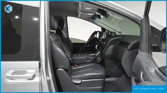 HYUNDAI STARIA TOURER 9-SEATER