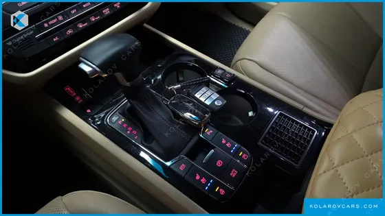 KIA CARNIVAL 7-SEATER HI-LIMOUSINE