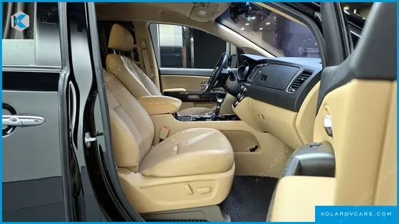 KIA CARNIVAL 7-SEATER HI-LIMOUSINE