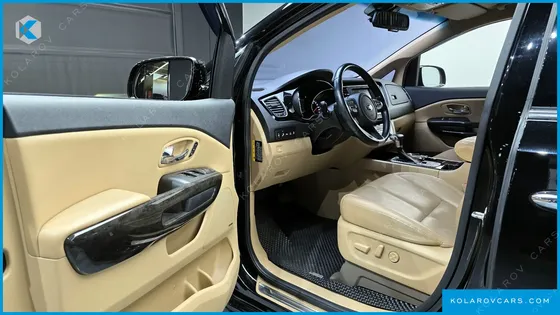 KIA CARNIVAL 7-SEATER HI-LIMOUSINE