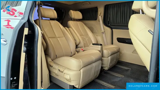 KIA CARNIVAL 7-SEATER HI-LIMOUSINE