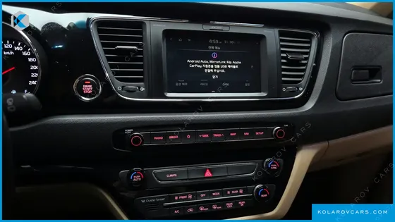 KIA CARNIVAL 7-SEATER HI-LIMOUSINE