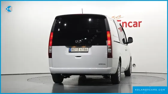 HYUNDAI STARIA CARGO 5-SEATER