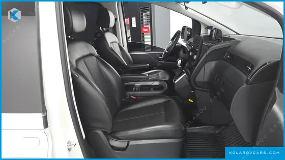 HYUNDAI STARIA CARGO 5-SEATER