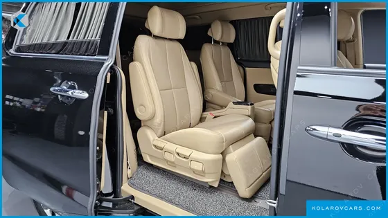 KIA CARNIVAL 7-SEATER HI-LIMOUSINE