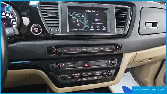KIA CARNIVAL 7-SEATER HI-LIMOUSINE