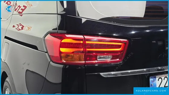 KIA CARNIVAL 9-SEATER NOBLESSE SPECIAL