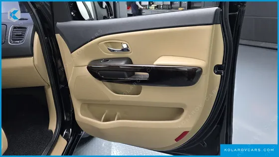 KIA CARNIVAL 9-SEATER NOBLESSE SPECIAL