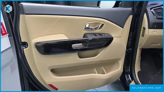 KIA CARNIVAL 9-SEATER NOBLESSE SPECIAL