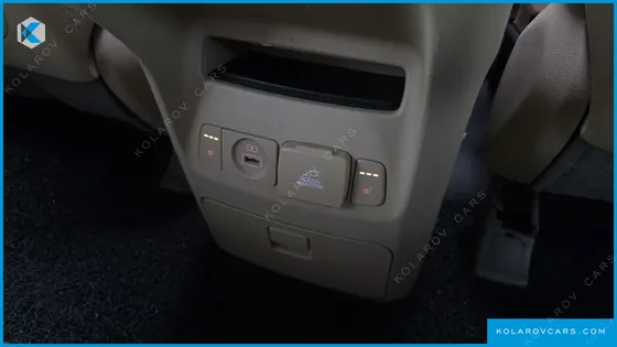 KIA CARNIVAL 9-SEATER NOBLESSE SPECIAL