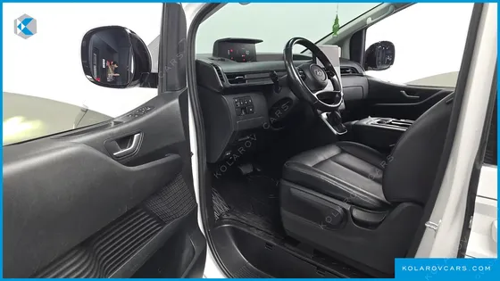 HYUNDAI STARIA TOURER 11-SEATER