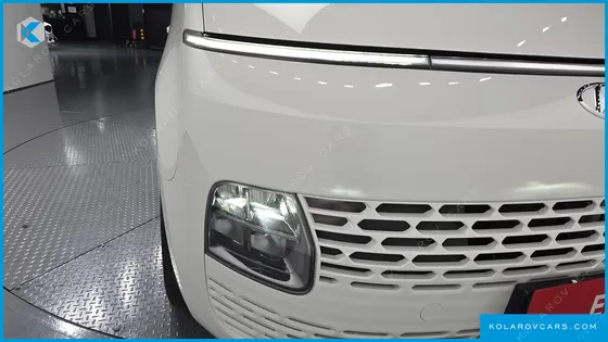 HYUNDAI STARIA TOURER 11-SEATER