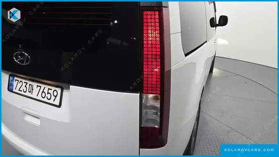 HYUNDAI STARIA TOURER 11-SEATER