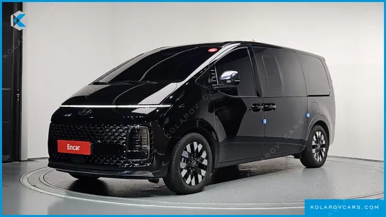 HYUNDAI STARIA 4WD LOUNGE 9-SEATER