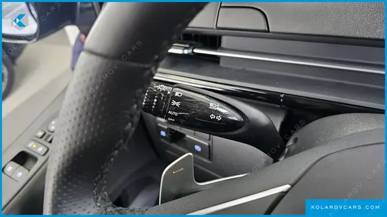 HYUNDAI STARIA 4WD LOUNGE 9-SEATER