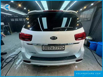 KIA CARNIVAL 9-SEATER PRSTIGE