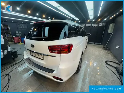 KIA CARNIVAL 9-SEATER PRSTIGE