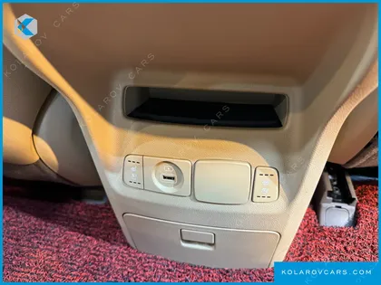 KIA CARNIVAL 9-SEATER PRSTIGE