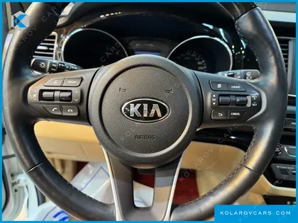 KIA CARNIVAL 9-SEATER PRSTIGE