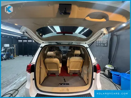 KIA CARNIVAL 9-SEATER PRSTIGE