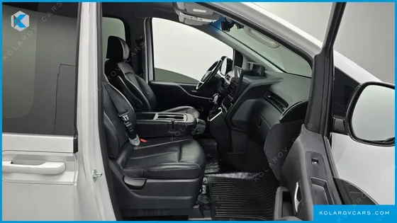 HYUNDAI STARIA 4WD TOURER 11-SEATER