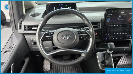 HYUNDAI STARIA 4WD TOURER 11-SEATER