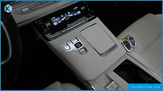 HYUNDAI GRANDEUR LE BLANC