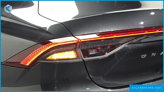 HYUNDAI GRANDEUR LE BLANC