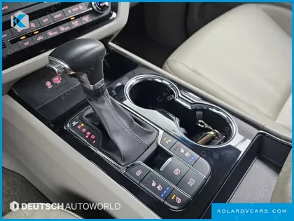 KIA CARNIVAL 11-SEATER PRESTIGE