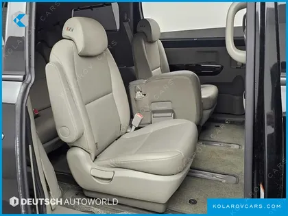KIA CARNIVAL 11-SEATER PRESTIGE