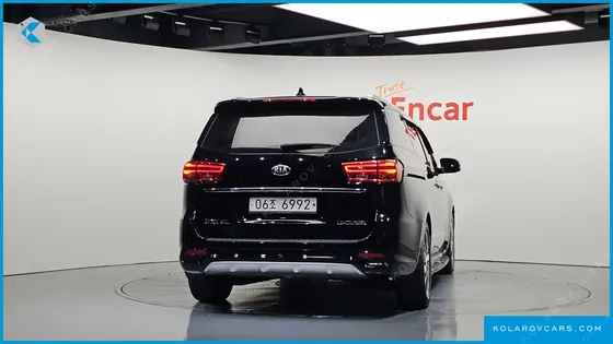 KIA CARNIVAL 7-SEATER LIMOUSINE
