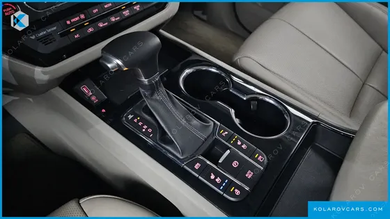 KIA CARNIVAL 7-SEATER LIMOUSINE
