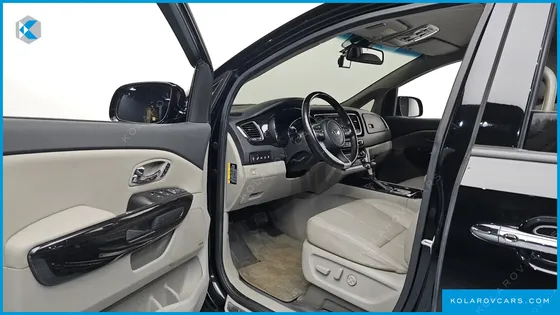 KIA CARNIVAL 7-SEATER LIMOUSINE