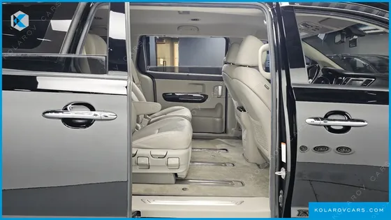 KIA CARNIVAL 7-SEATER LIMOUSINE