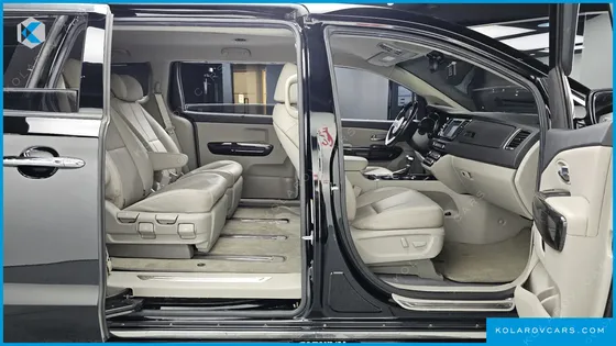KIA CARNIVAL 7-SEATER LIMOUSINE