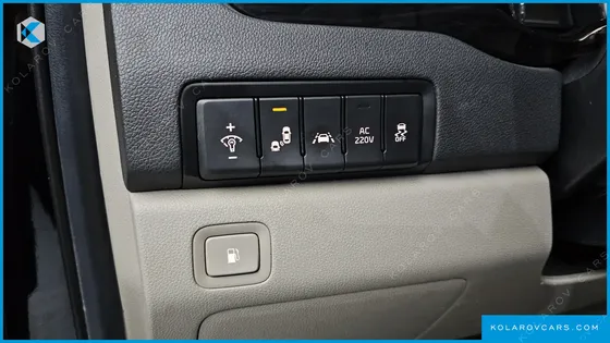 KIA CARNIVAL 7-SEATER LIMOUSINE