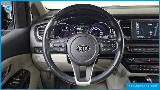 KIA CARNIVAL 7-SEATER LIMOUSINE