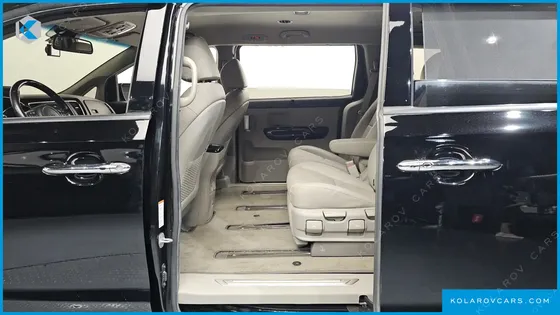 KIA CARNIVAL 7-SEATER LIMOUSINE