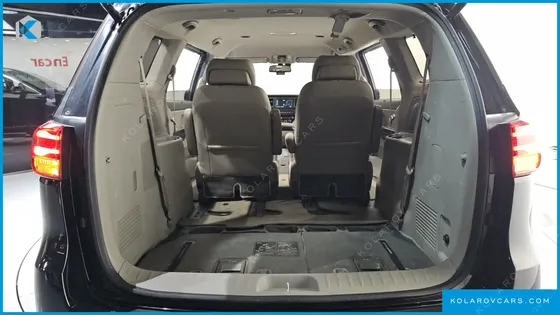 KIA CARNIVAL 7-SEATER LIMOUSINE