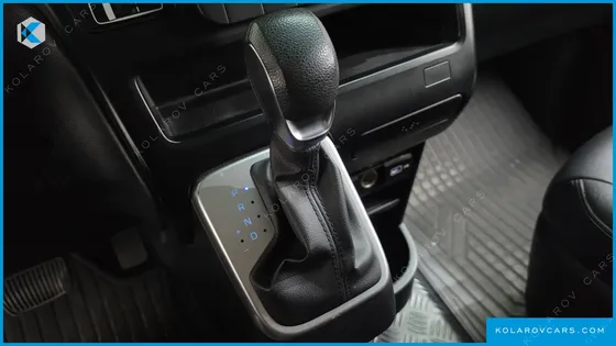 HYUNDAI STARIA CARGO 5-SEATER